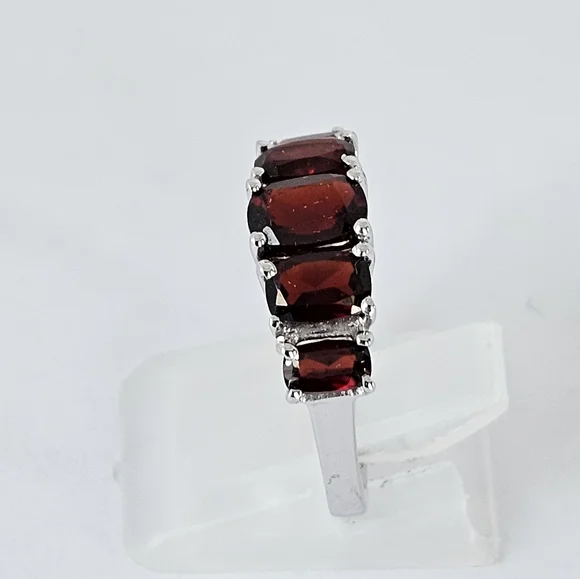 Genuine Red Garnet 5 Stone & Diamond Ring in Sterling Silver! Sz 8! - Picture 9 of 10